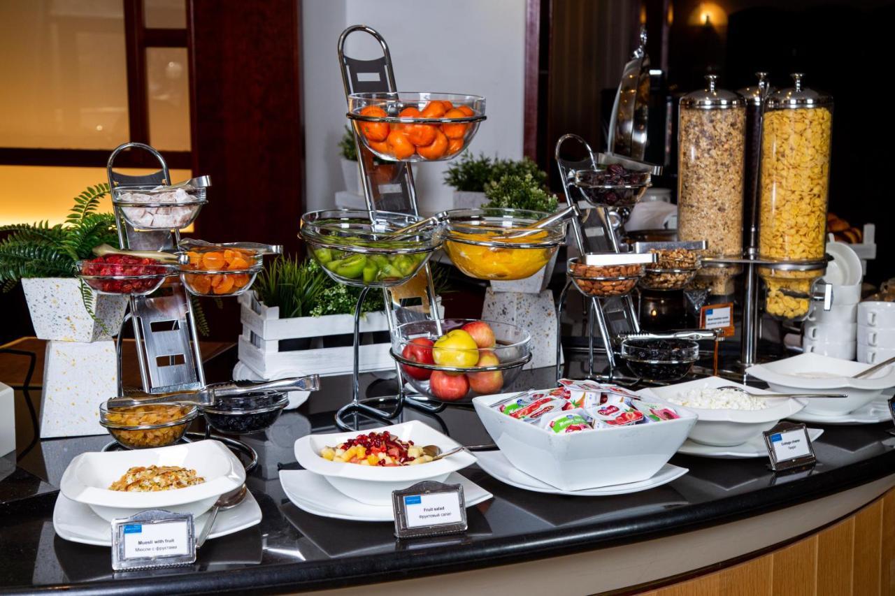 Rahat Palace Hotel Алма Ата Екстериор снимка A breakfast buffet