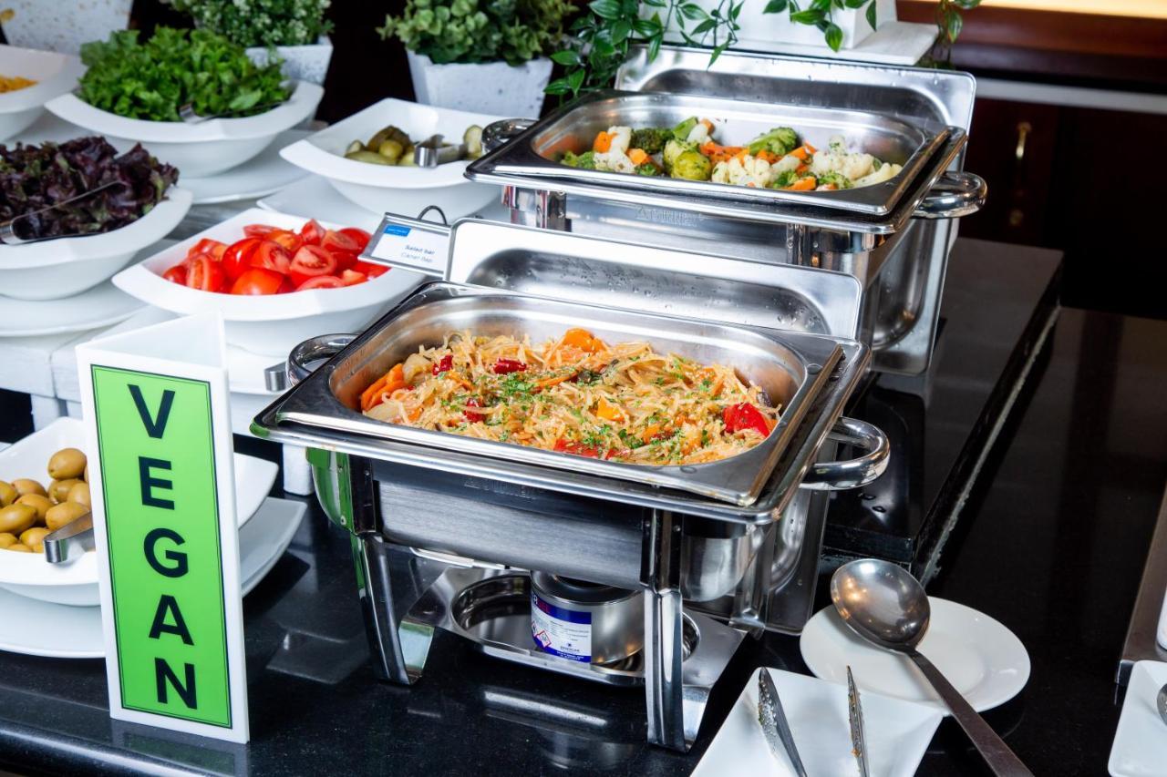 Rahat Palace Hotel Алма Ата Екстериор снимка Chafing dishes